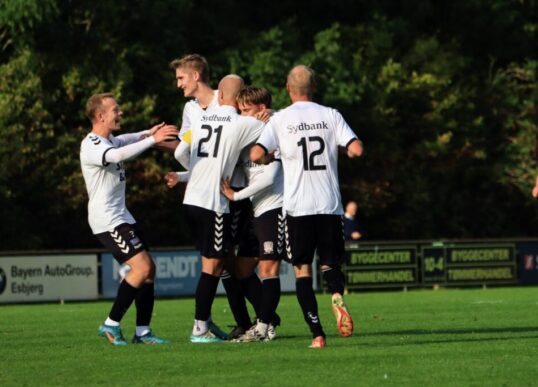 Tirsdag aften vandt Varde den meget vigtige udekamp mod Kolding Boldklub med 2-1